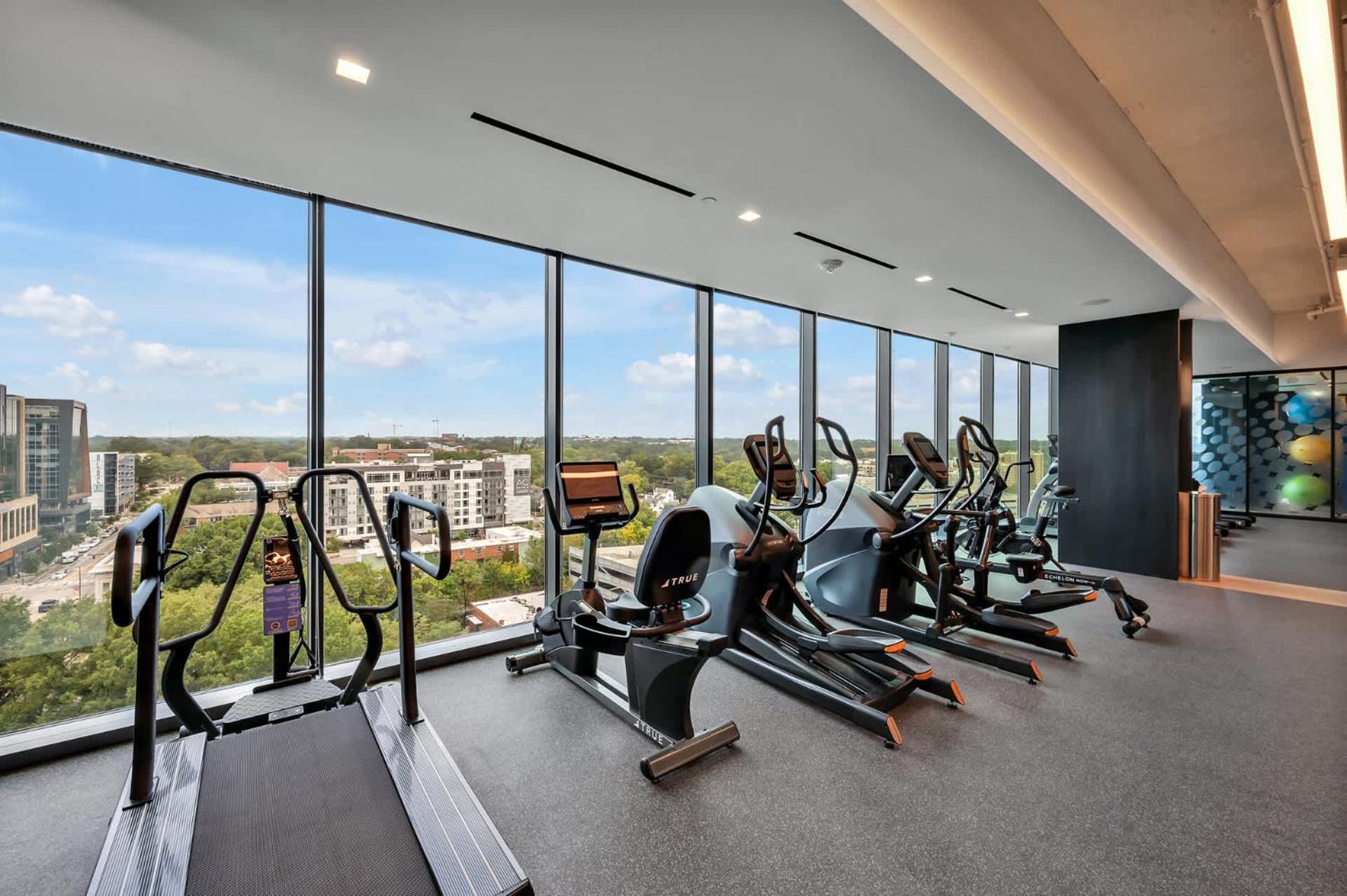 High-Rise Apt Raleigh Free Parking & Sunset View 1 외부 사진