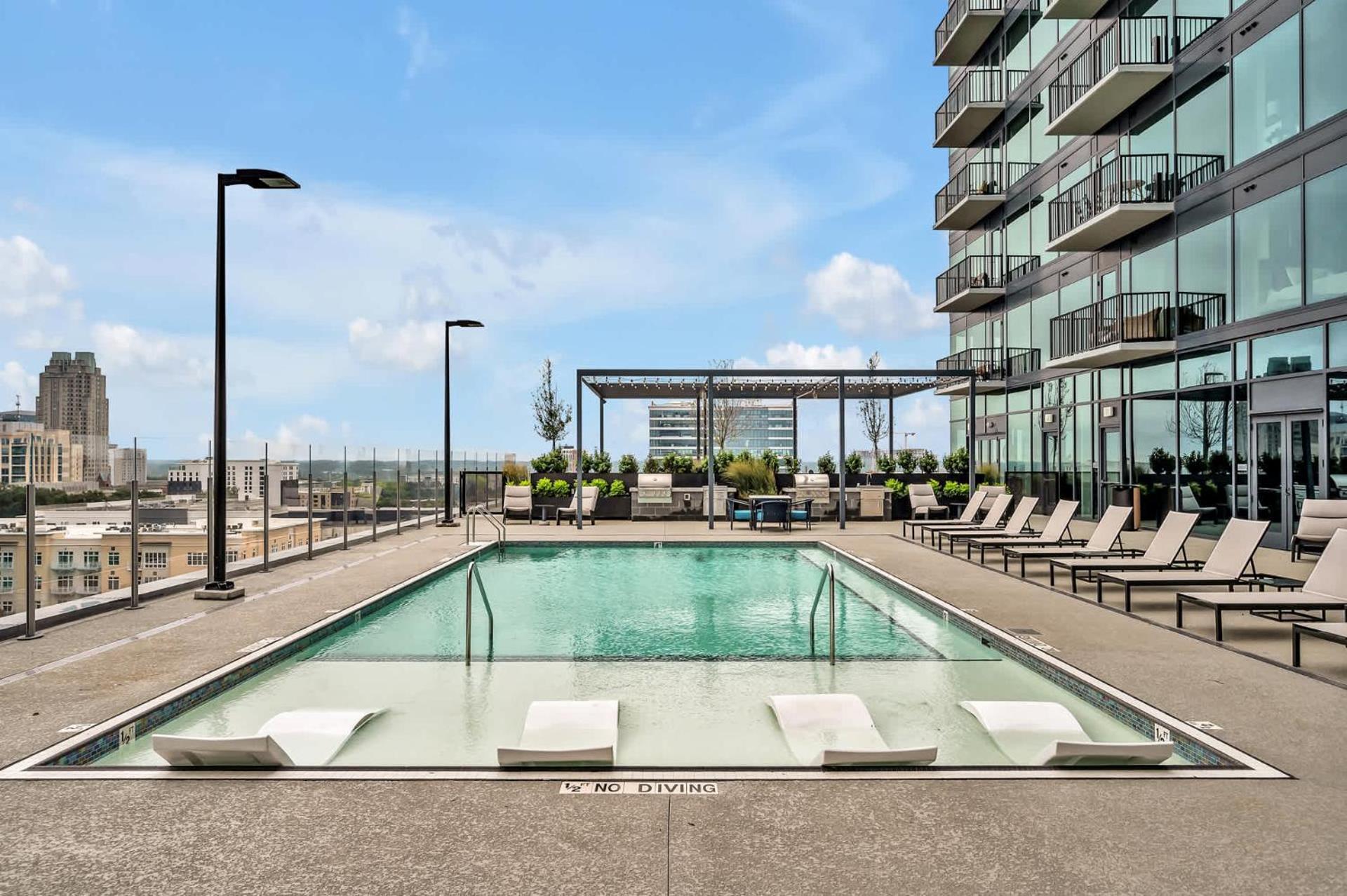 High-Rise Apt Raleigh Free Parking & Sunset View 1 외부 사진