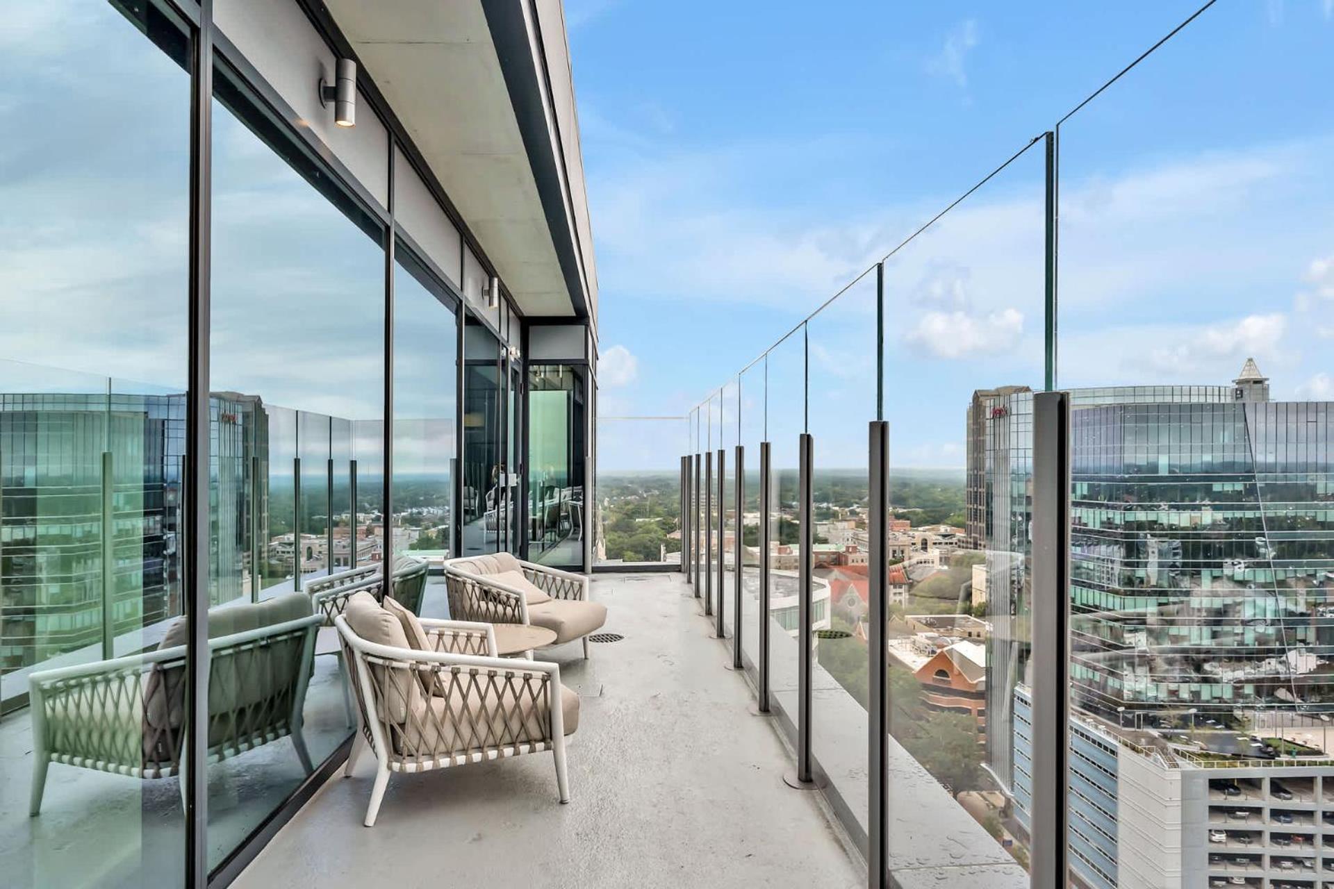 High-Rise Apt Raleigh Free Parking & Sunset View 1 외부 사진