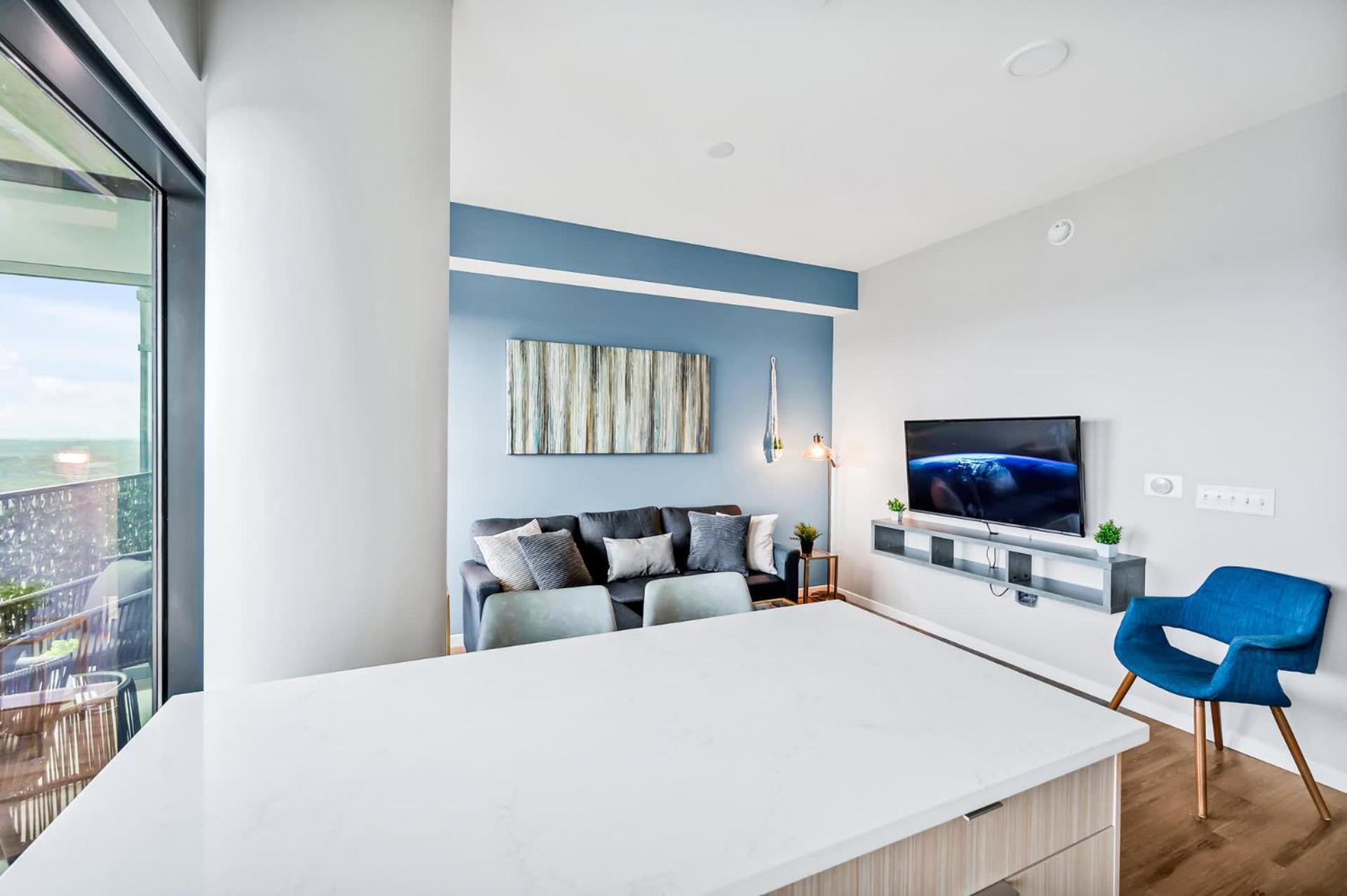 High-Rise Apt Raleigh Free Parking & Sunset View 1 외부 사진