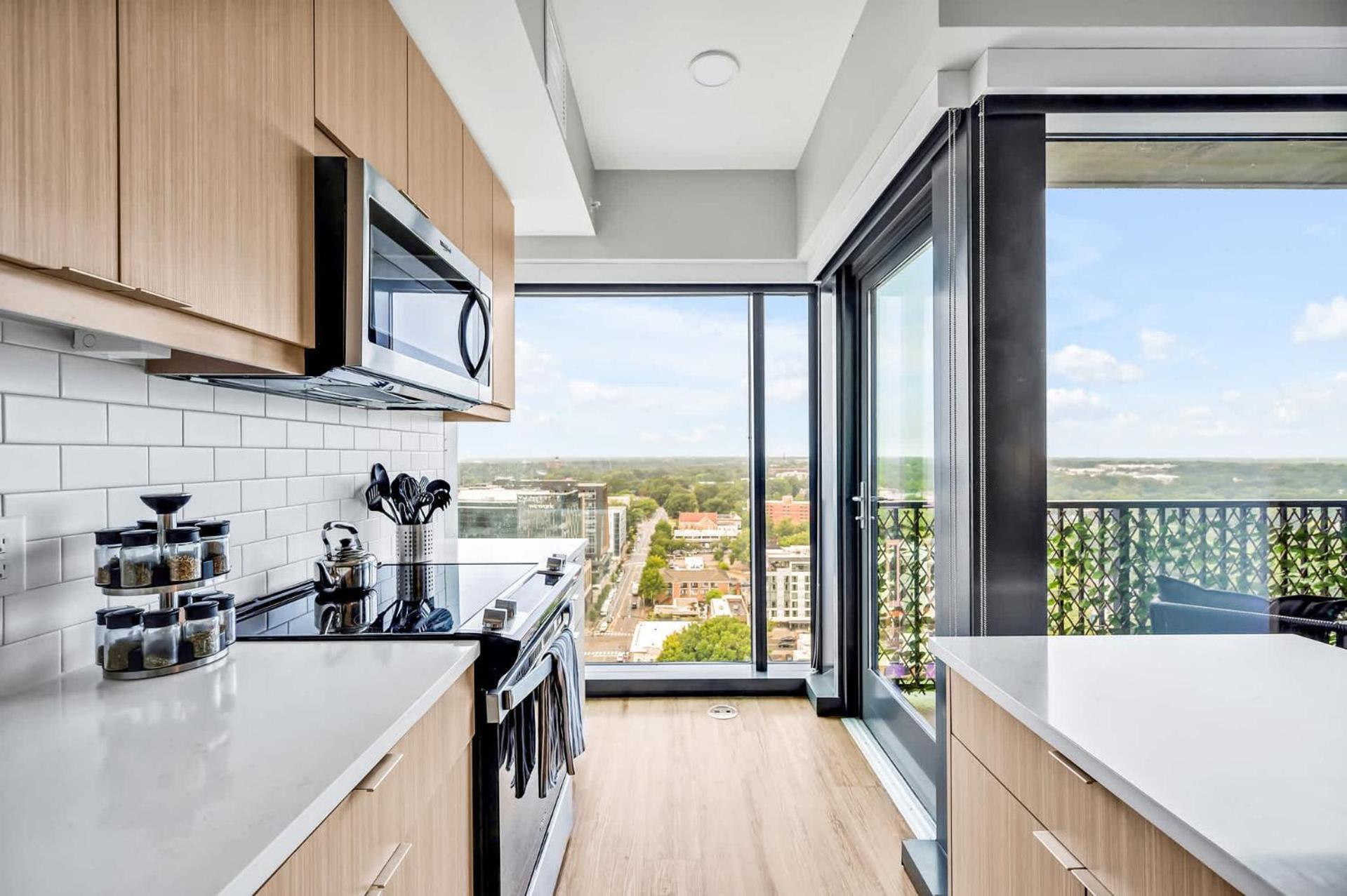 High-Rise Apt Raleigh Free Parking & Sunset View 1 외부 사진