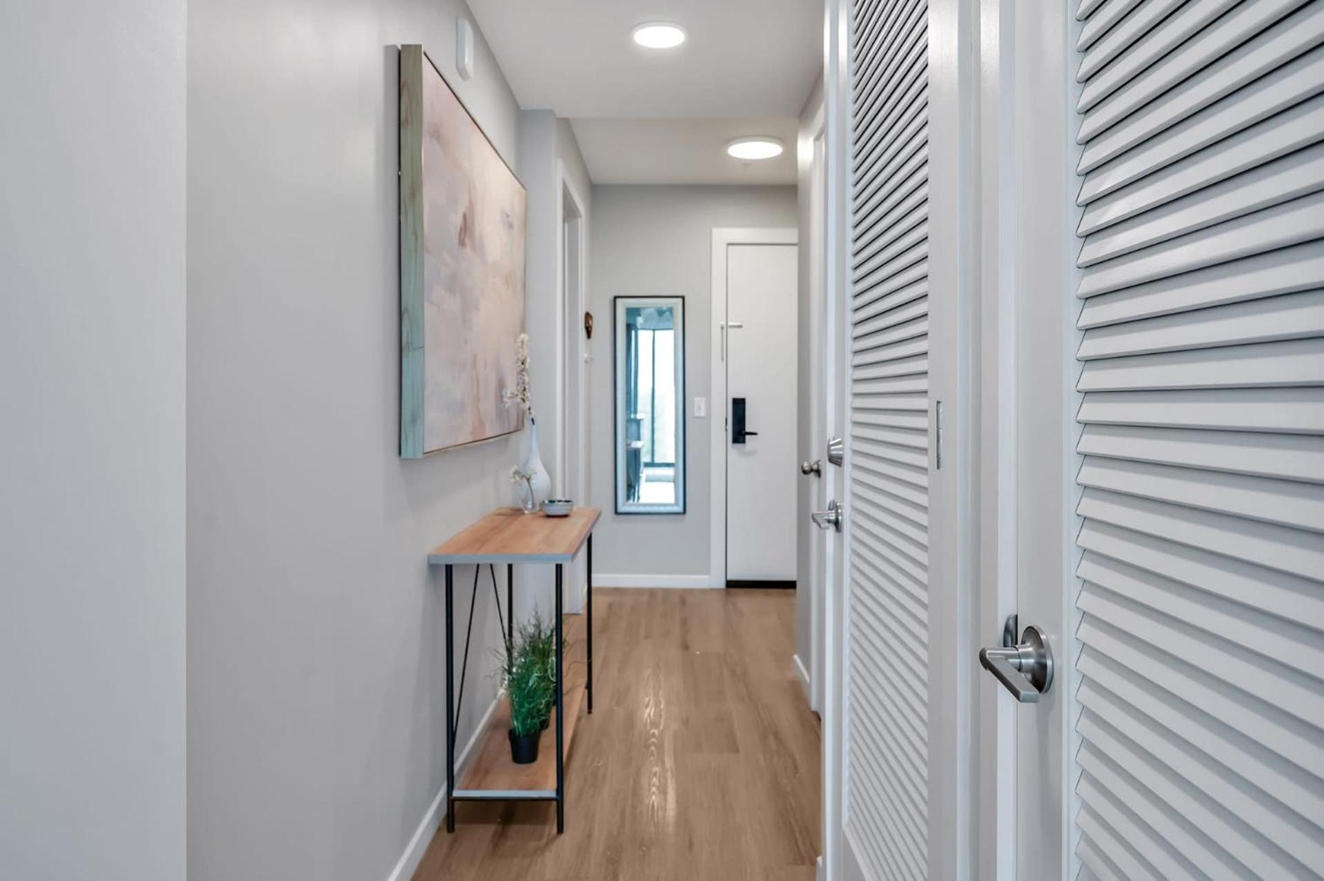 High-Rise Apt Raleigh Free Parking & Sunset View 1 외부 사진